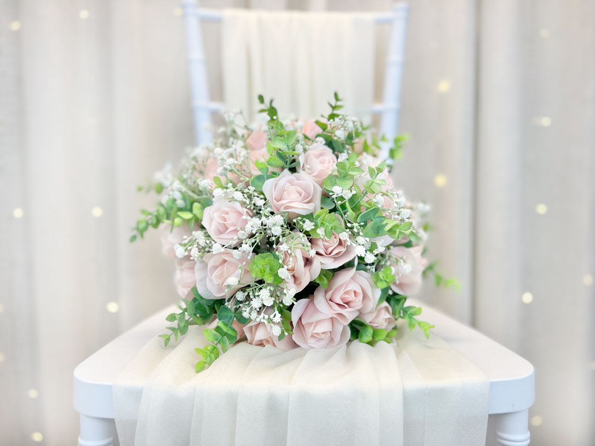 pink bridal bouquet